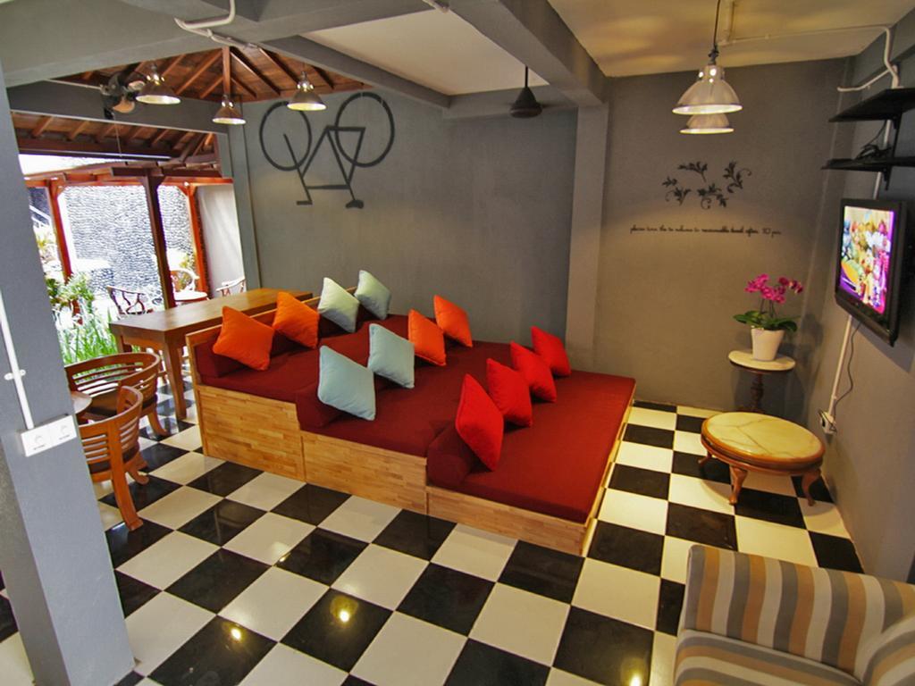 Kayun Hostel Downtown Kuta Lombok Exterior foto